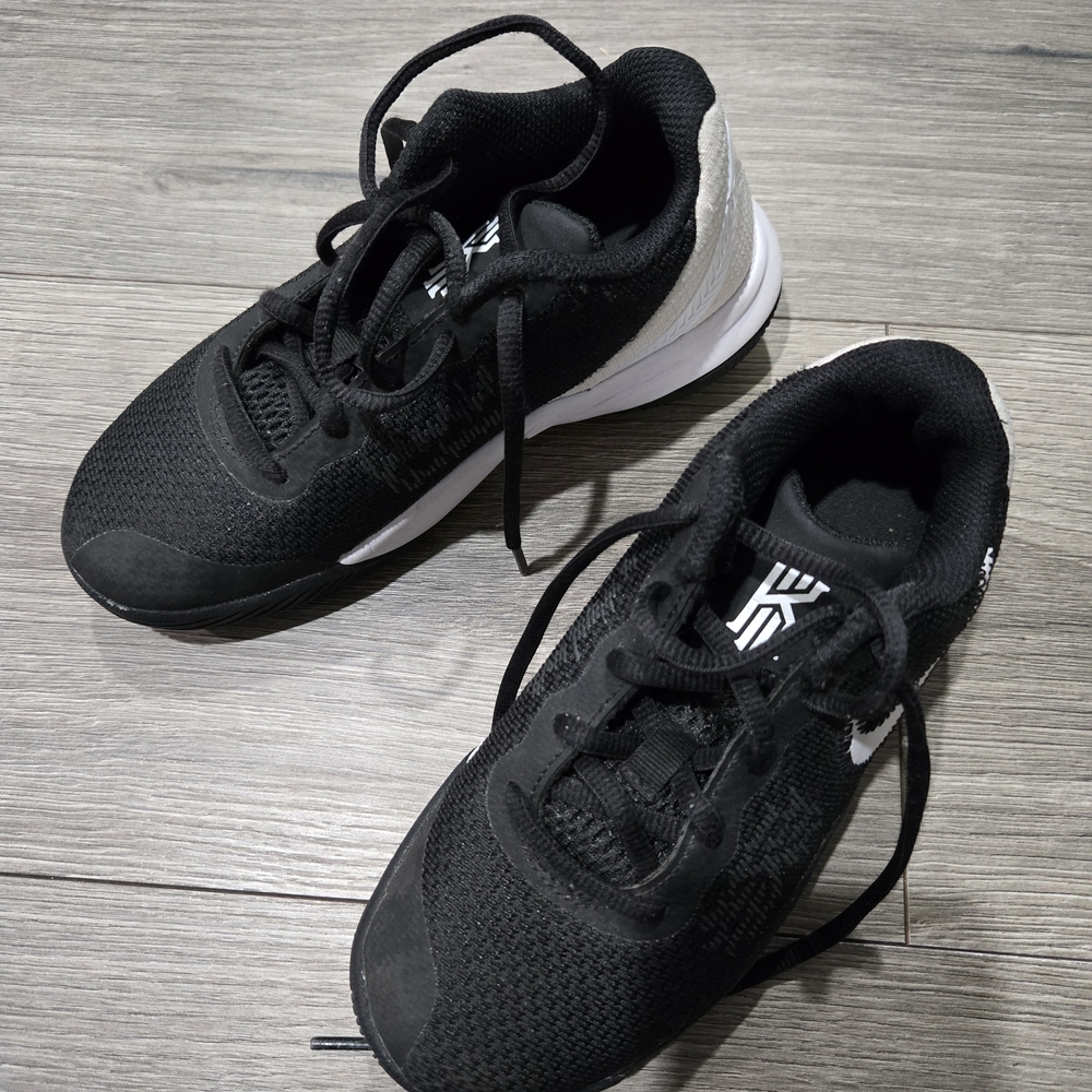 Nike Kids Black and White Sneakers